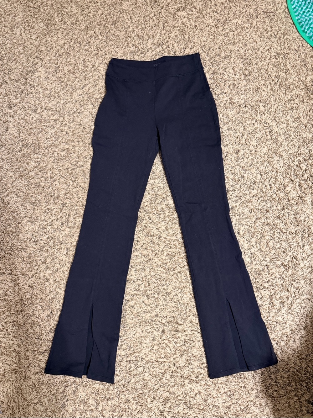 Alo yoga black airbrush high rise flutter leggings